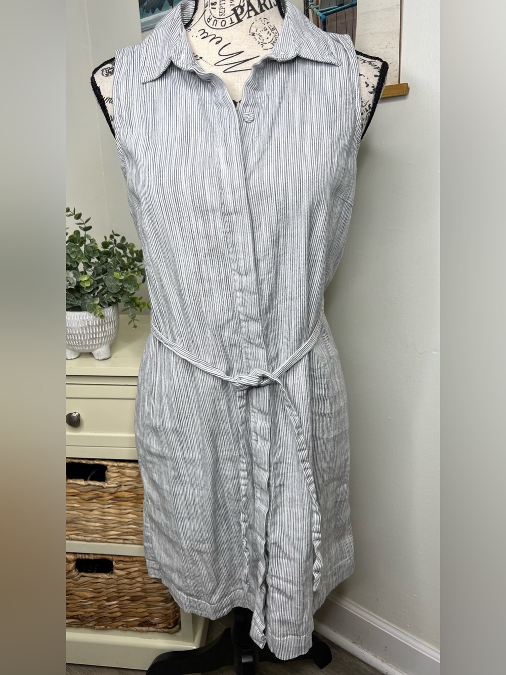 Tahari Linen Blend Sleeveless Dress